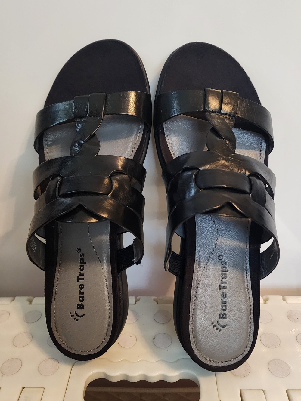 New Sz 7 BareTraps Annabelle Black Slides Sandals